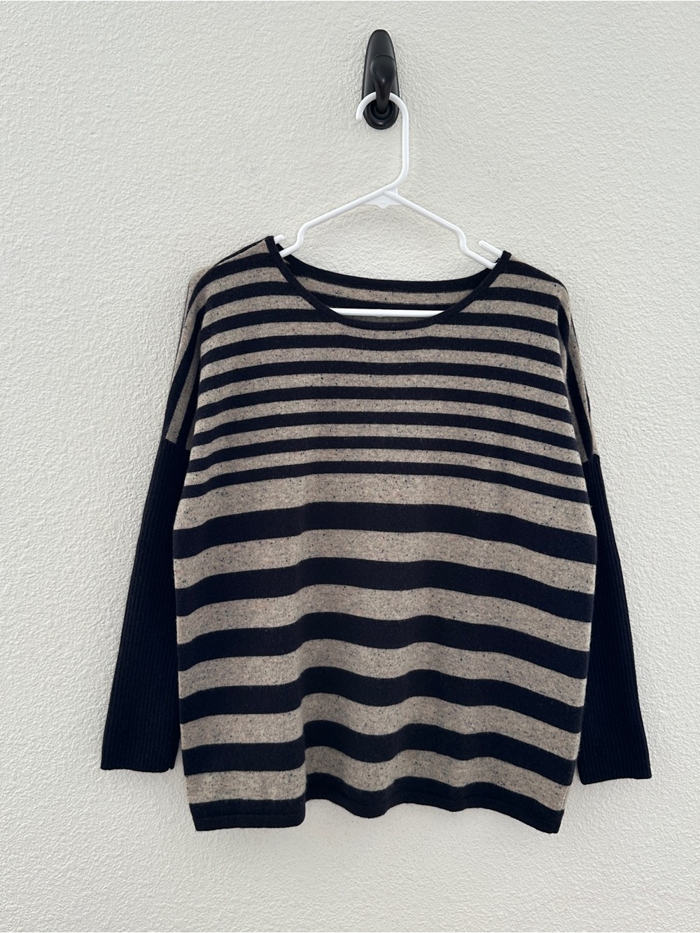 Saks Fifth Avenue Navy Oatmeal Cashmere Striped Sweater Quiet Luxury Small